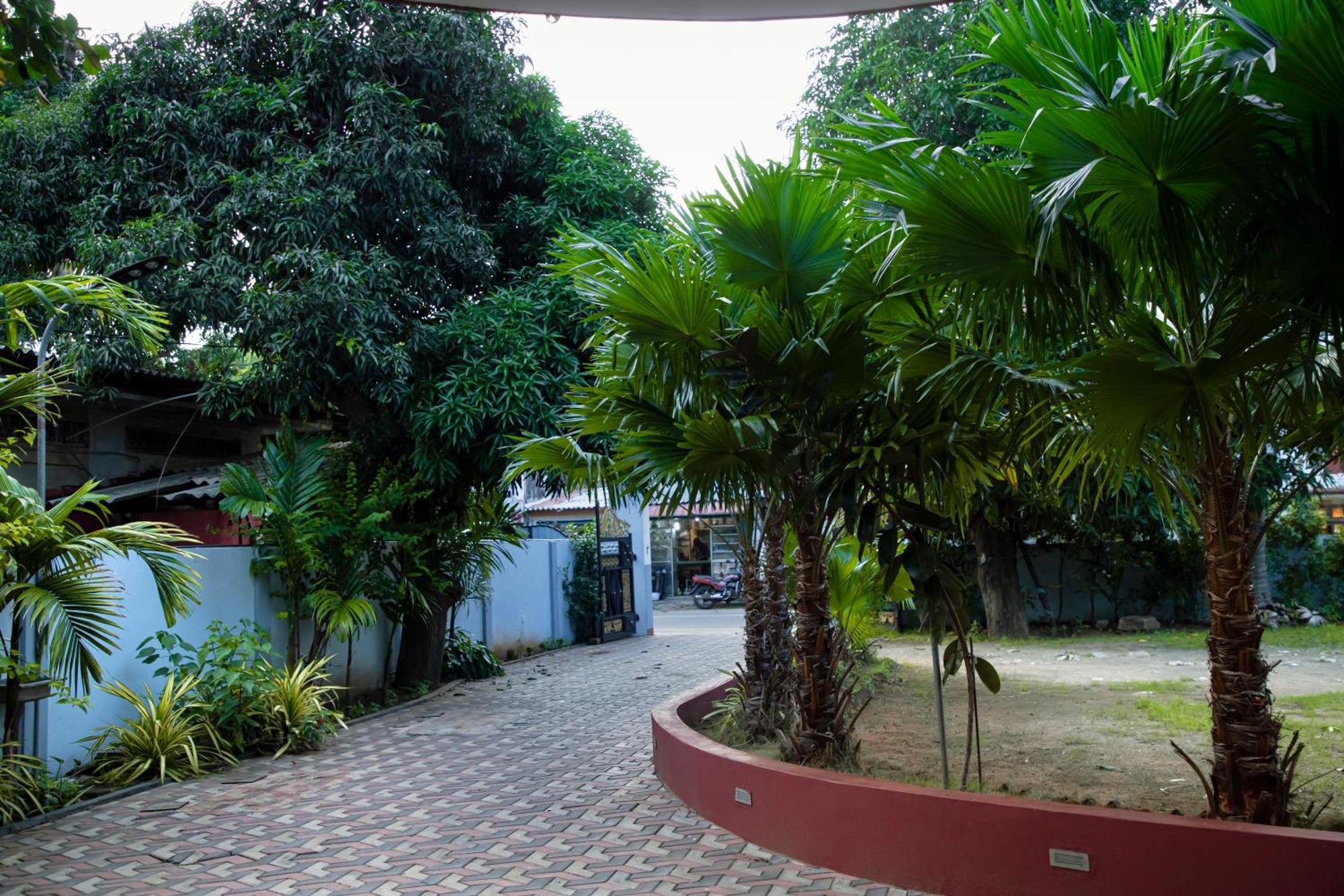 Golden Star Guest House Jaffna Bagian luar foto