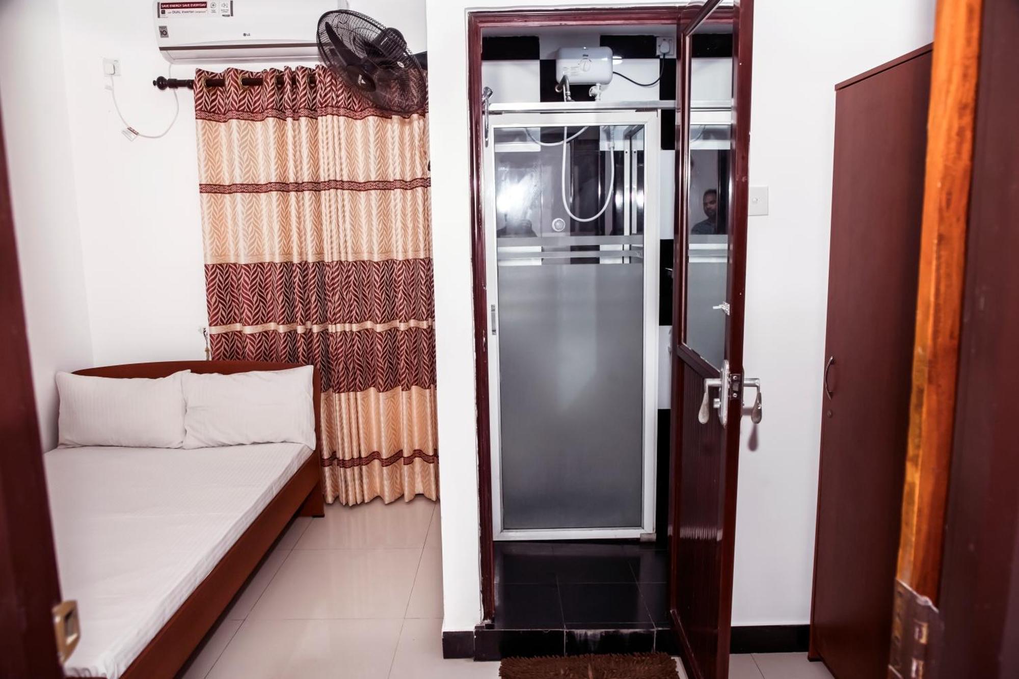 Golden Star Guest House Jaffna Bagian luar foto