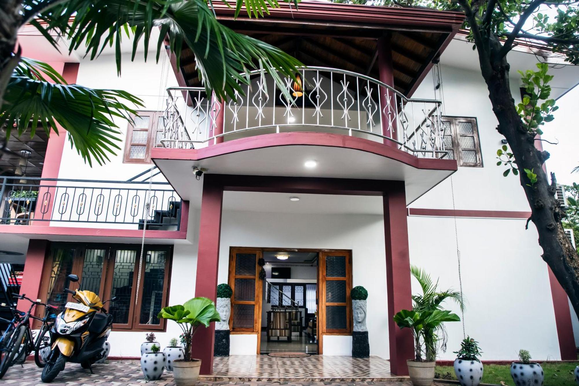 Golden Star Guest House Jaffna Bagian luar foto